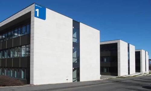 Foto von Gebäude 1 auf dem Campus Hagen der FernUniversität in Hagen.
